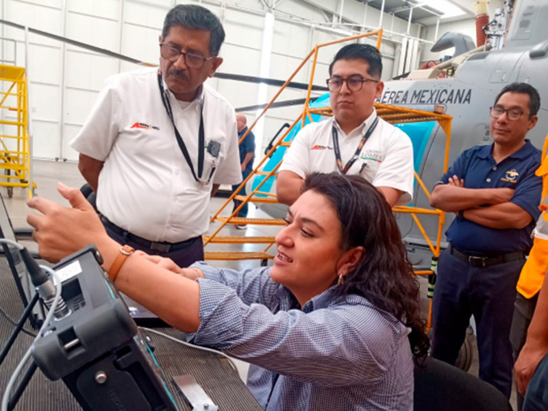 Brisa Aguilar (Sonoflow-Innovative) led a helicopter eddy current inspection training session in Mexico in 2025